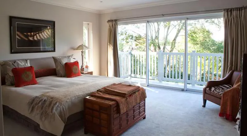 Bedroom at Modern Wimbledon house, D2087 (photo 18)