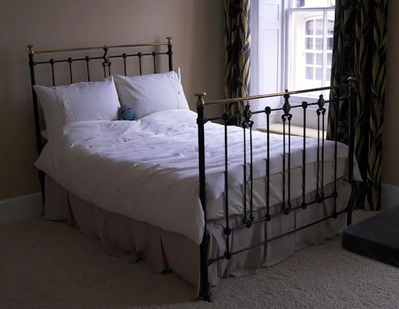 Bedroom at Chatham dockyard house, A1287 (photo 17)