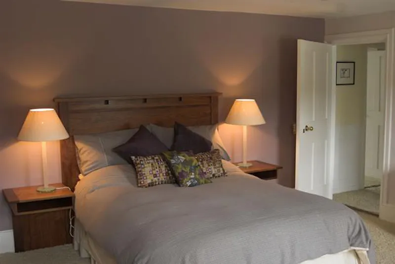 Bedroom at Chatham dockyard house, A1287 (photo 19)