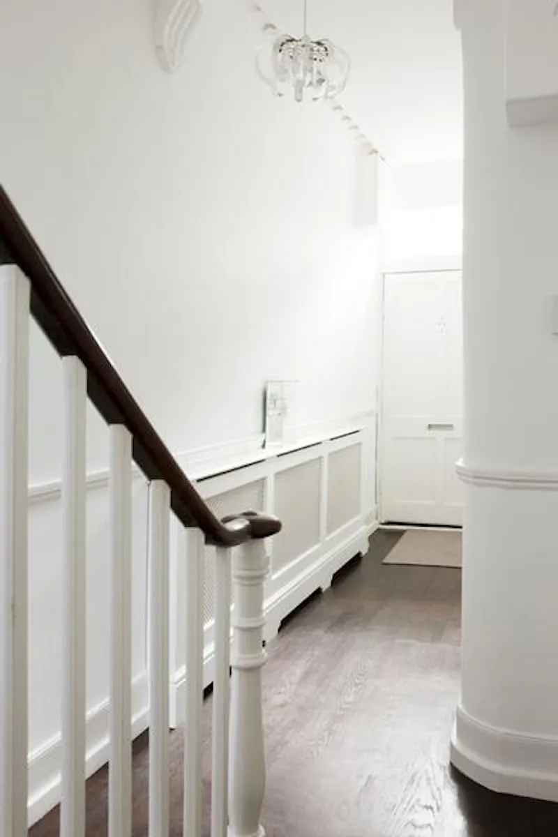 Entrance hall at Bright airy Dalston house, B1574 (photo 11)