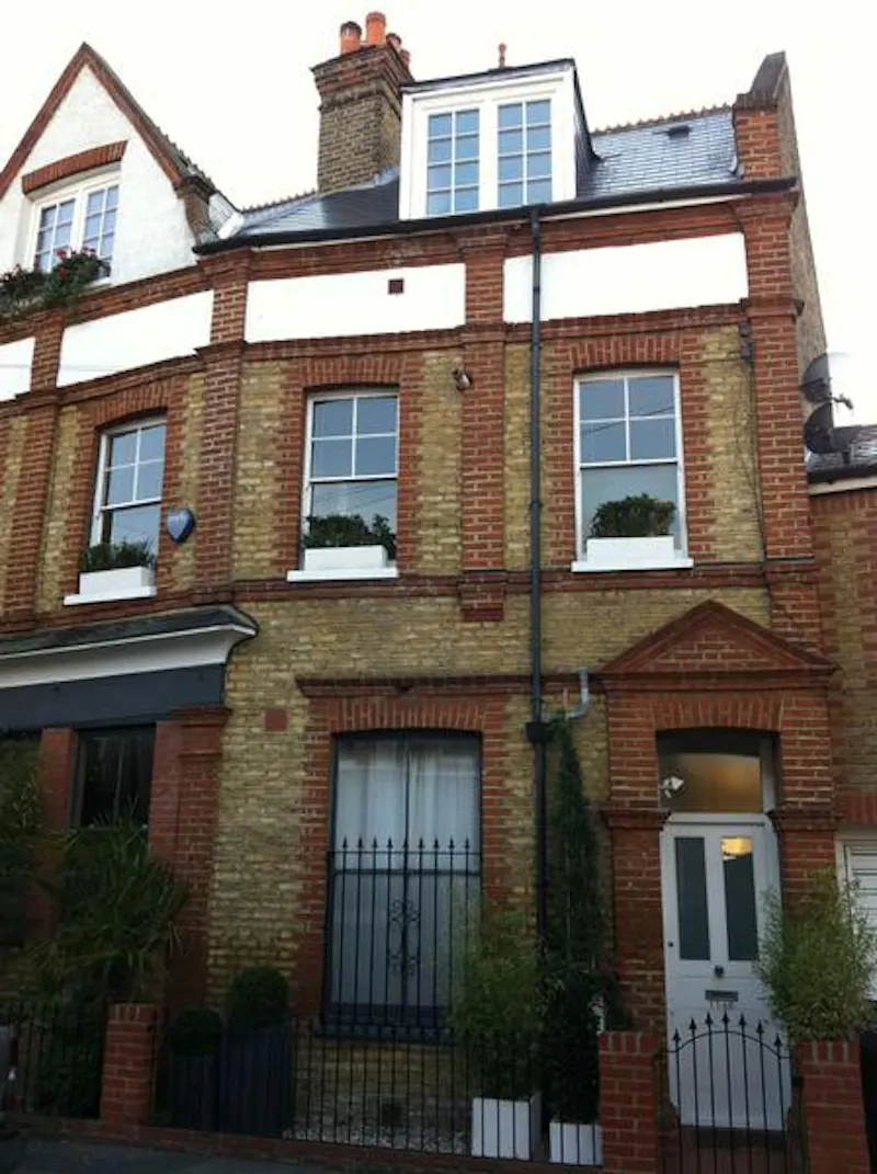 Film location F1002 in London (photo 1)
