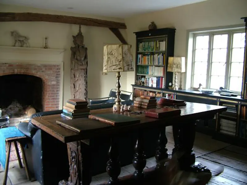 Moated Stowmarket country house, L634 (photo 5)