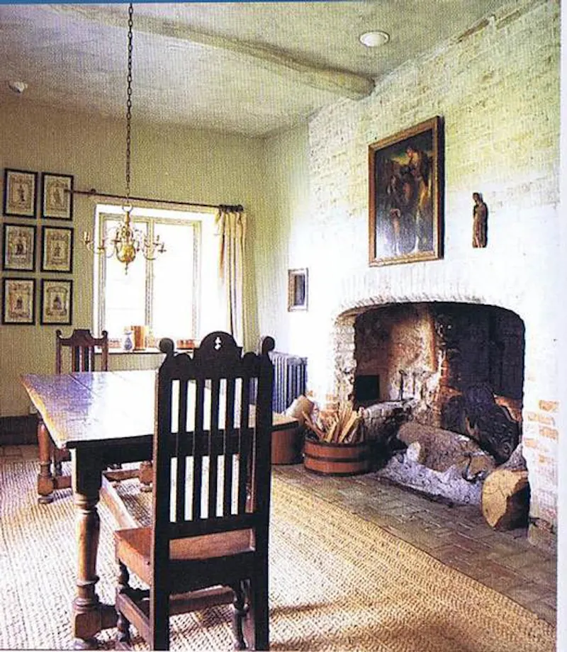 Living Room at Moated Stowmarket country house, L634 (photo 6)