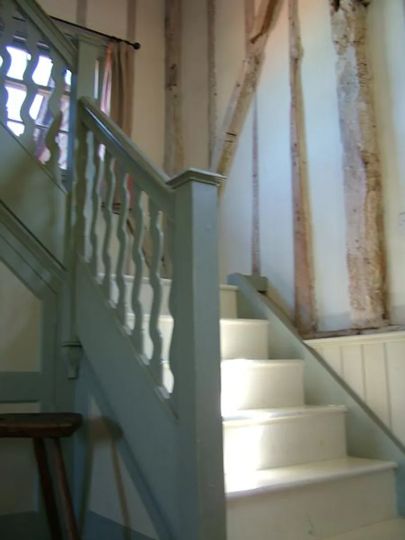 Staircase at Moated Stowmarket country house, L634 (photo 30)