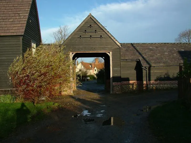 Moated Stowmarket country house, L634 (photo 31)