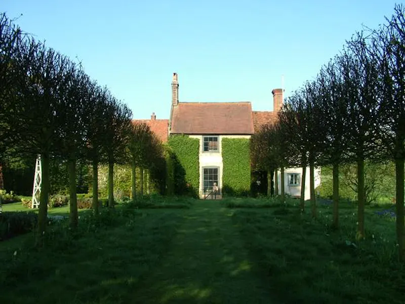 Moated Stowmarket country house, L634 (photo 38)