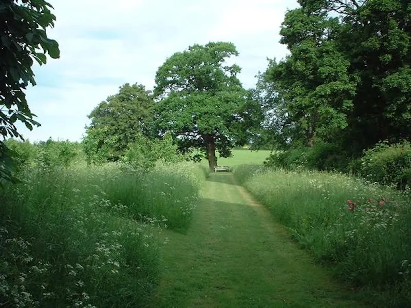 Moated Stowmarket country house, L634 (photo 42)