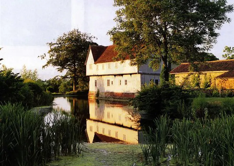 Moated Stowmarket country house, L634 (photo 48)