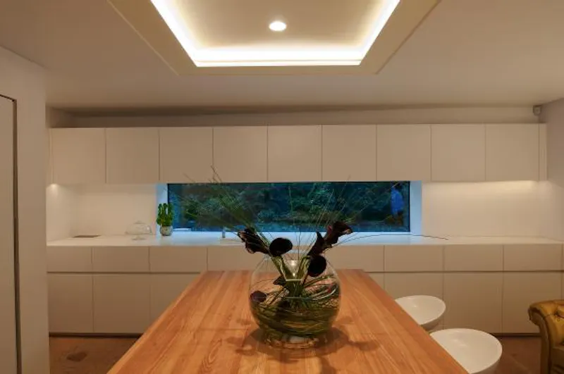 Kitchen at High-tech Kensington house, K352 (photo 8)
