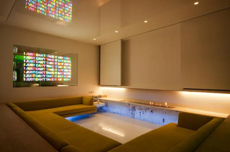 Home cinema at High-tech Kensington house, K352 (photo 10)