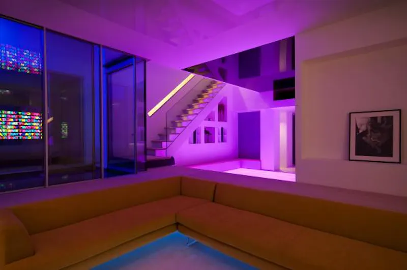 High-tech Kensington house, K352 (photo 15)