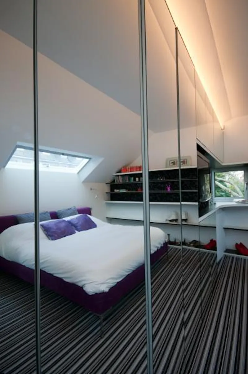 Bedroom at High-tech Kensington house, K352 (photo 17)