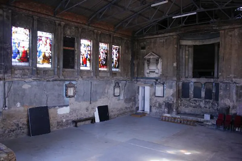 Ballroom at Derelict Peckham chapel, CH87 (photo 3)