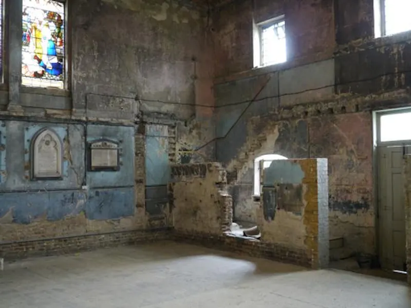 Derelict Peckham chapel, CH87 (photo 5)