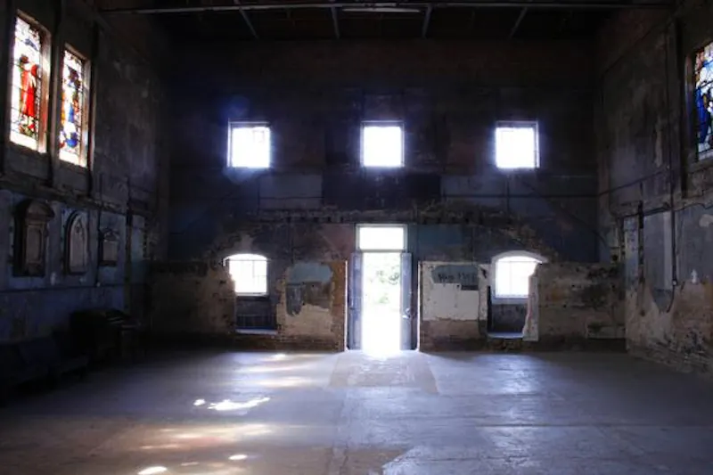 Derelict Peckham chapel, CH87 (photo 17)
