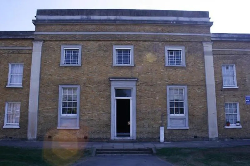 Derelict Peckham chapel, CH87 (photo 20)