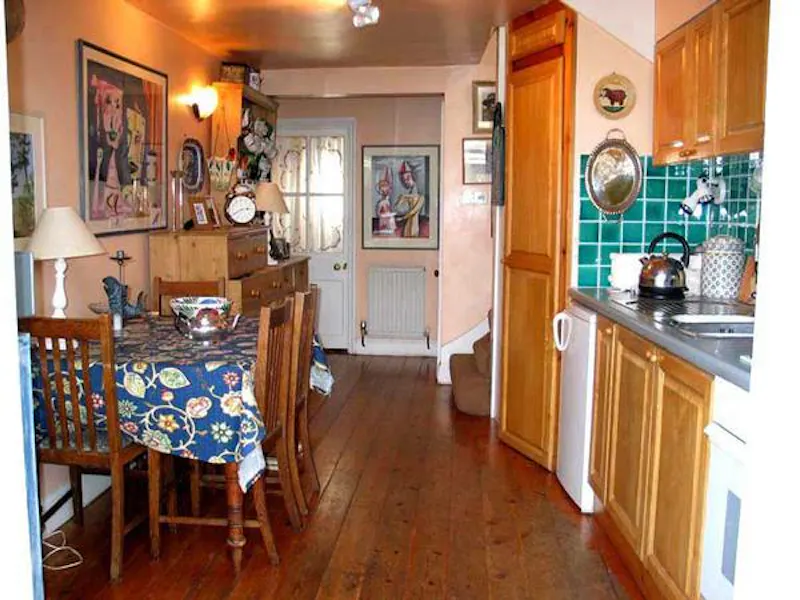 Kitchen at Stroud Green family house, B1002 (photo 11)
