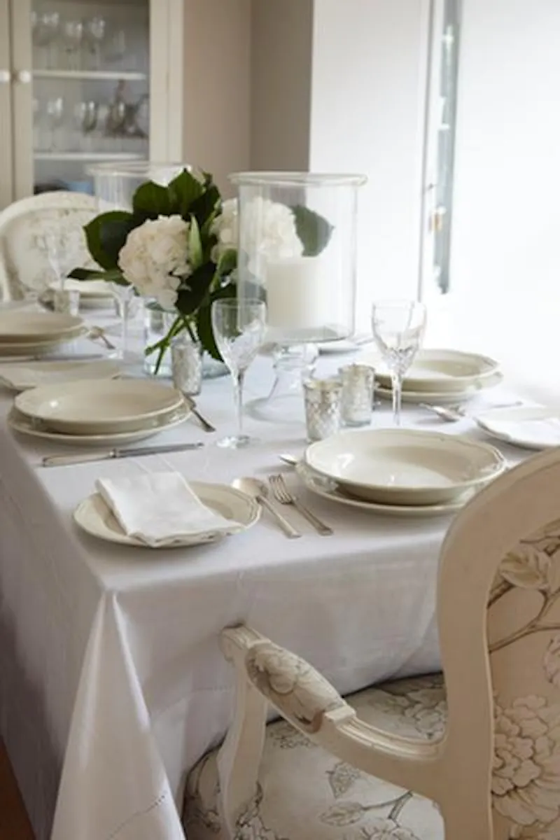 Dining room at Film location E367 in London (photo 14)