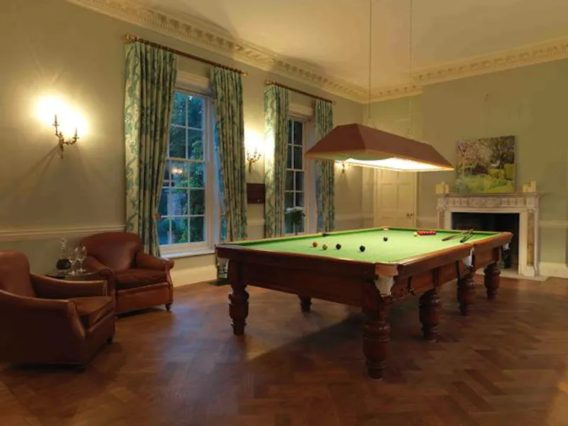 Games room at Country Alton house with pool, A1290 (photo 9)