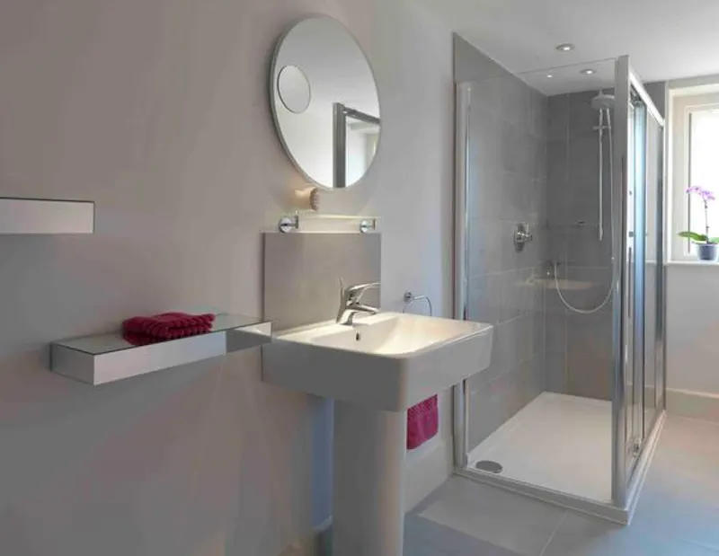 Shower at Country Alton house with pool, A1290 (photo 14)