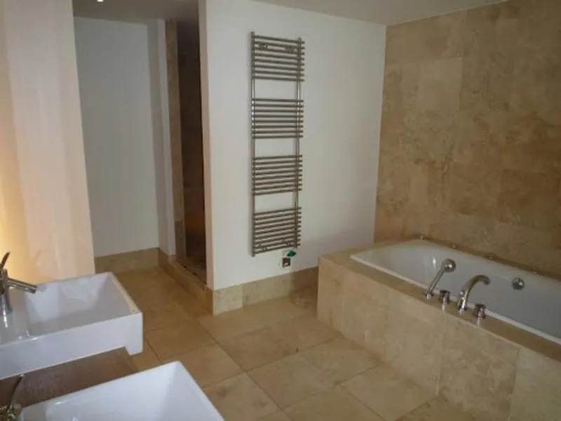 Bathroom at The Quays penthouse in Salford, F1014 (photo 10)