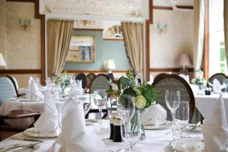 Dining room at Film location E368 in Cheshire (photo 11)