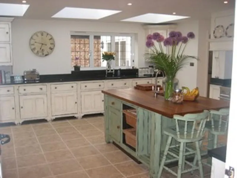 Kitchen at Film location D2095 in Hertfordshire (photo 8)