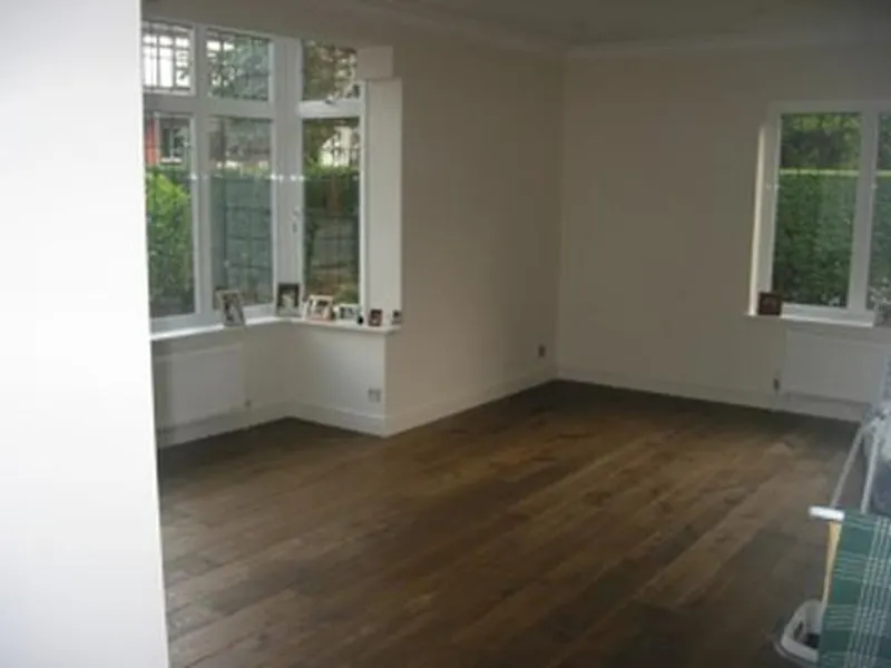 Floor - wooden at Film location D2095 in Hertfordshire (photo 14)