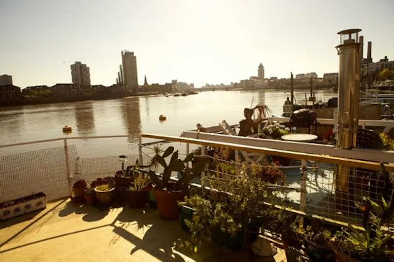 Film location HSE19 in London (photo 1)