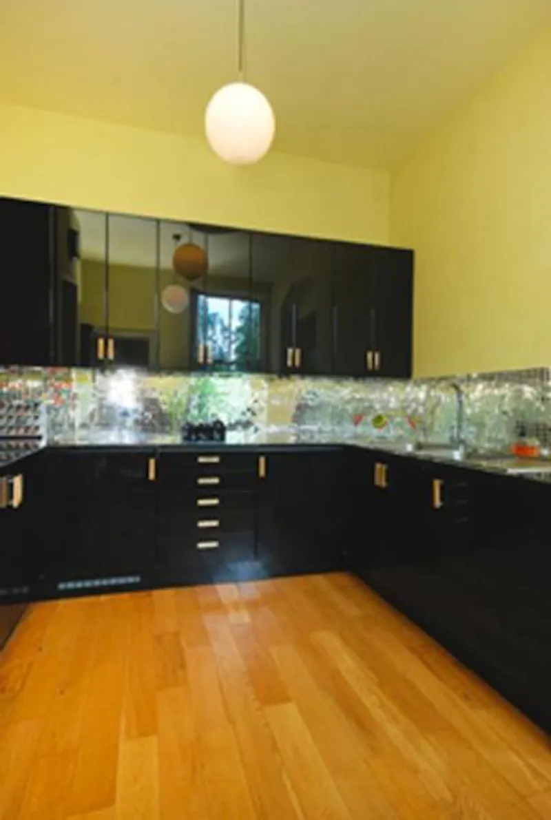 Kitchen at Brondesbury family home, B1583 (photo 3)