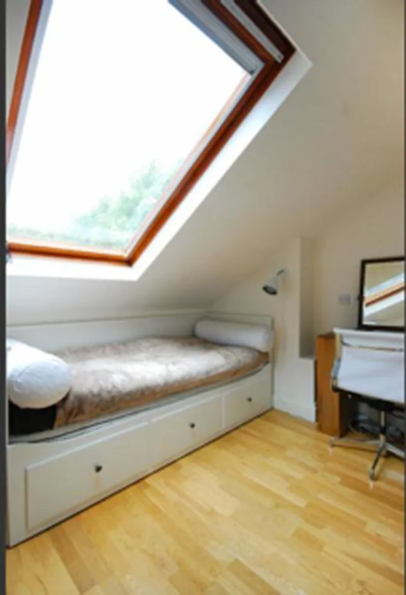 Brondesbury family home, B1583 (photo 12)