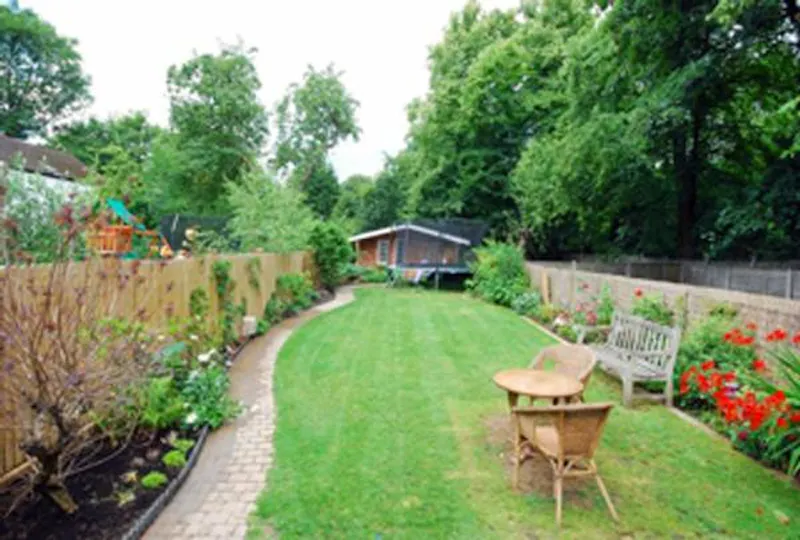 Garden at Brondesbury family home, B1583 (photo 13)