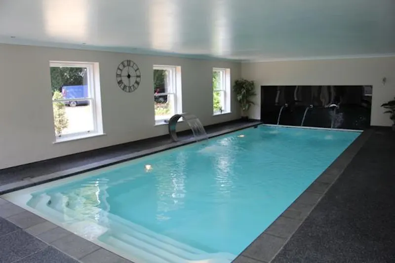 Swimming pool - indoor at Large stucco home in Highham, B1584 (photo 6)