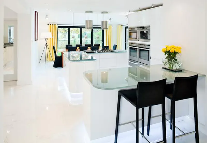 Kitchen at Film location D2099 in Surrey (photo 6)