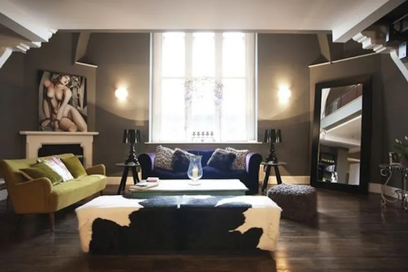 Living Room at Funky St Pancras apartment, F1019 (photo 3)