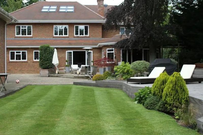 Stoke Poges modern mansion, D2100 (photo 25)