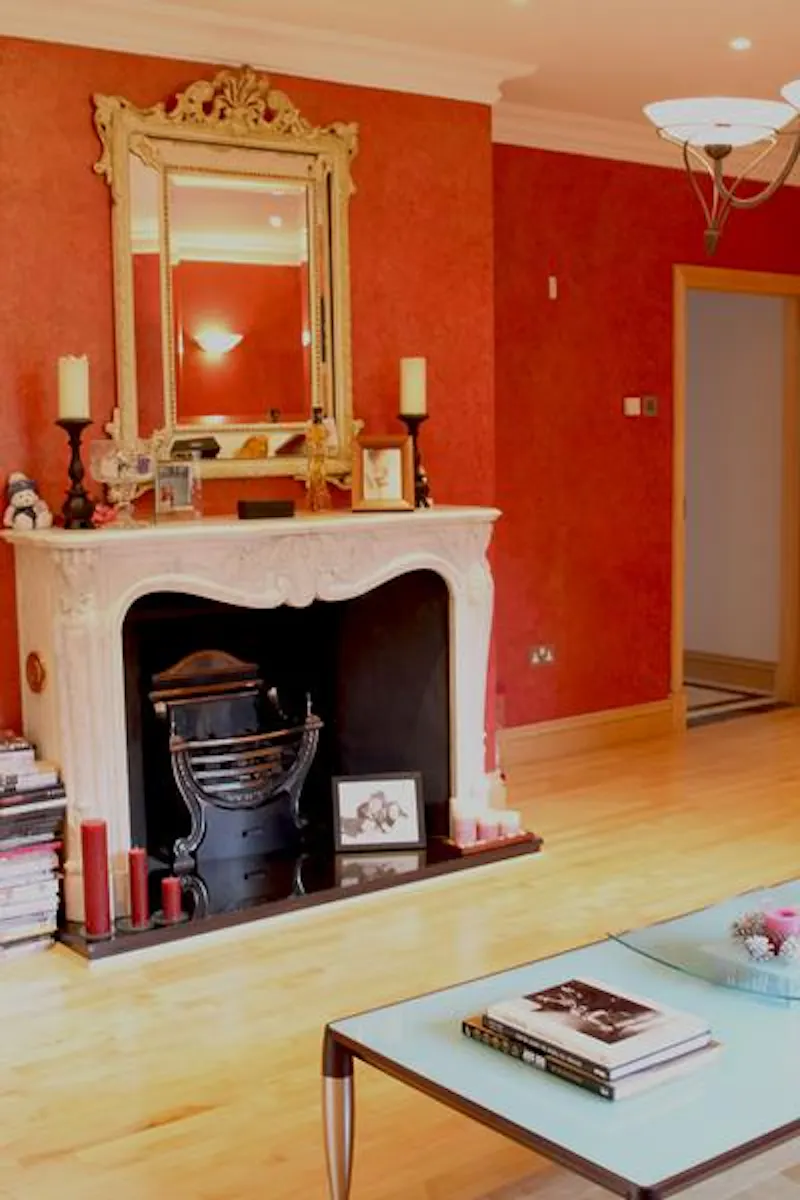Fireplace at Stoke Poges modern mansion, D2100 (photo 4)