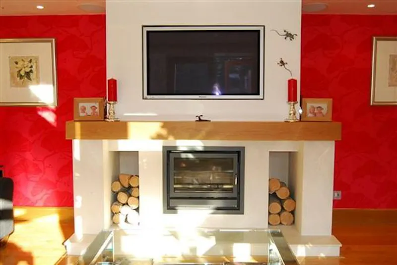 Fireplace at Film location D2102 in Buckinghamshire (photo 4)