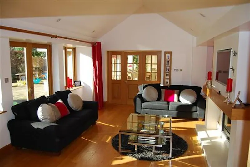 French doors at Film location D2102 in Buckinghamshire (photo 5)