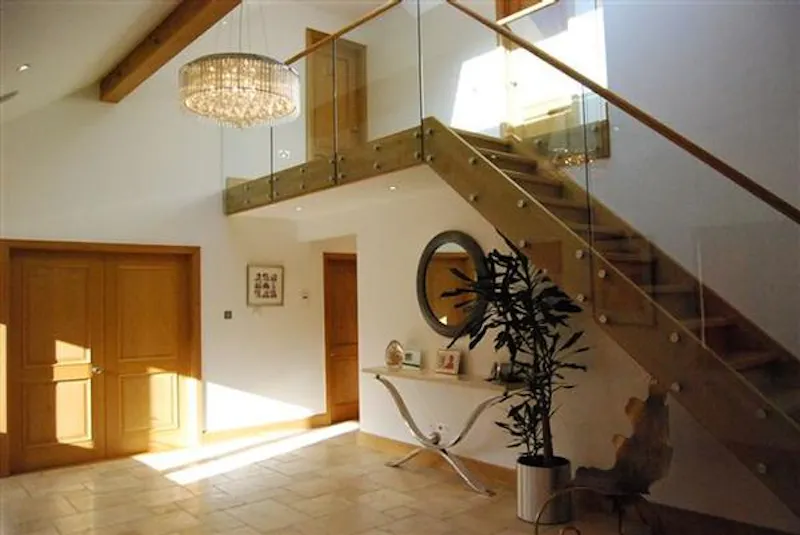 Film location D2102 in Buckinghamshire (photo 19)