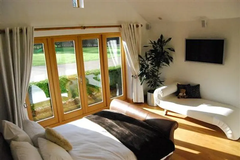 Film location D2102 in Buckinghamshire (photo 23)