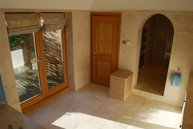 Film location D2102 in Buckinghamshire (photo 30)