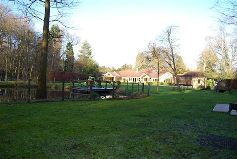 Film location D2102 in Buckinghamshire (photo 37)