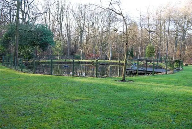 Film location D2102 in Buckinghamshire (photo 39)