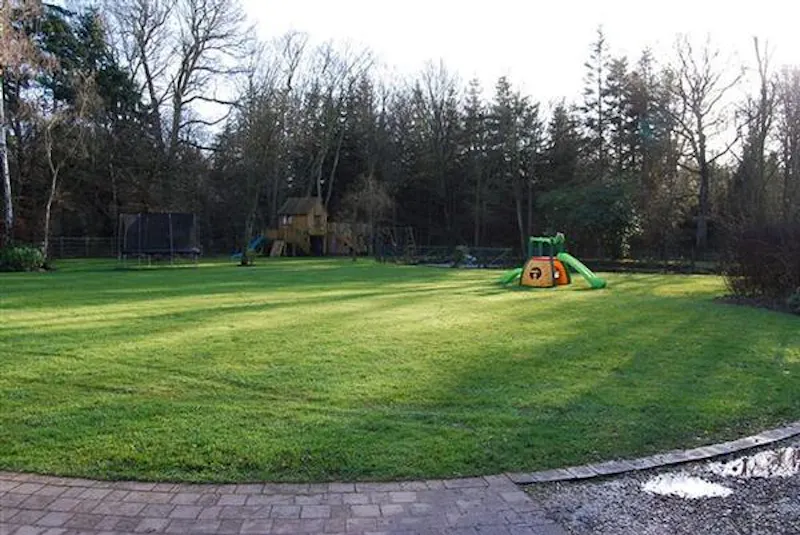 Film location D2102 in Buckinghamshire (photo 41)