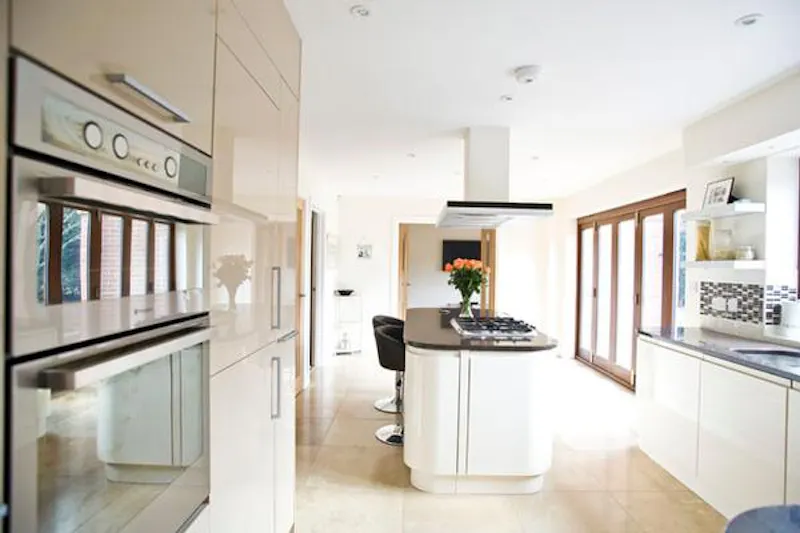 Kitchen at Film location D2103 in West Sussex (photo 6)