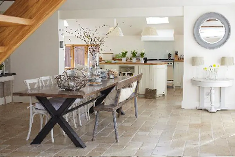 Dining room at Converted Cranbrook oast house, Q62 (photo 5)