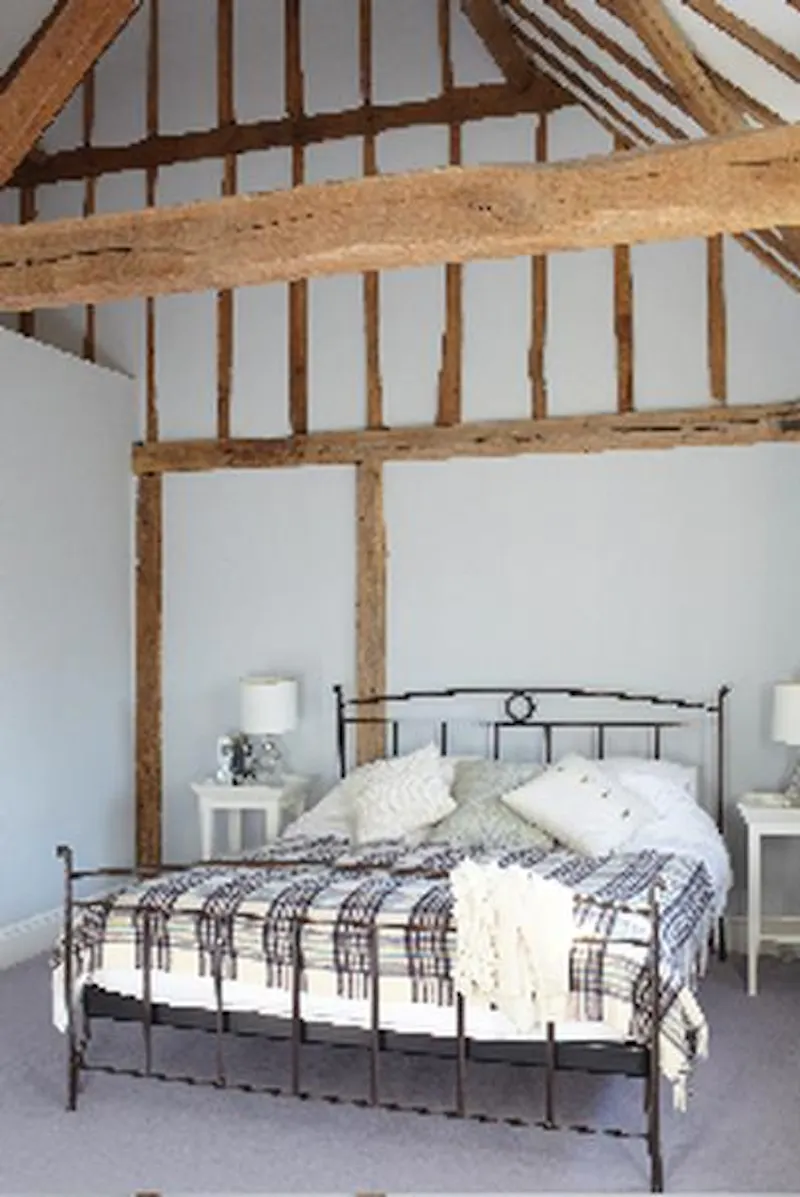 Beams at Converted Cranbrook oast house, Q62 (photo 12)