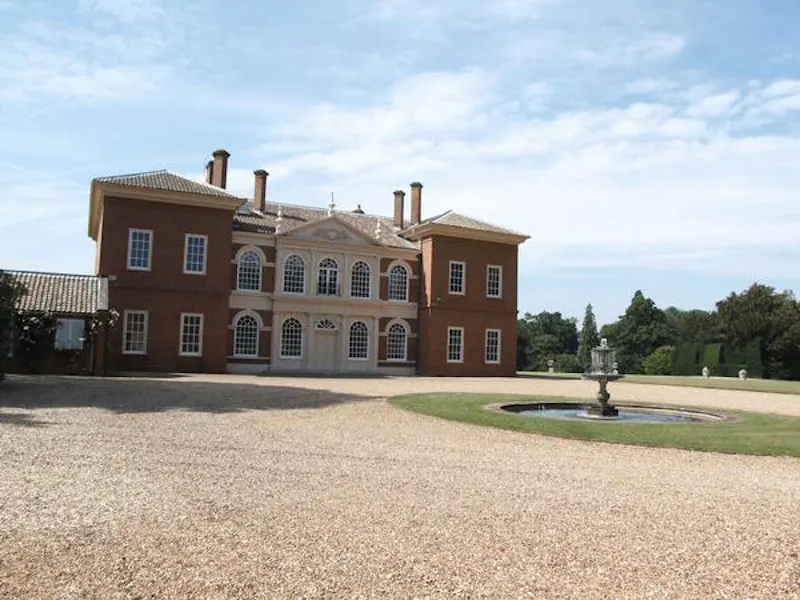 Chateau style house near Luton, A1296 (photo 2)