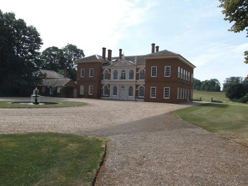 Chateau style house near Luton, A1296 (photo 5)